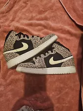 Nike Air Jordan 1 Mid, Leopard print, US 5.5Y