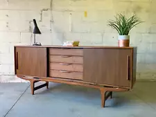 LONG SCULPTED Mid Century Modern styled Danish CREDENZA / media stand / Sideboar