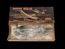 1964 Aurora Famous Fighters Kit Russian MiG-19 66A-100 Model Plane In Box READ