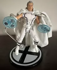 Mezco Marvel One:12 PX White Costume Magneto Figure (pre-owned) - LOOSE