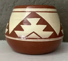 PINE RIDGE SIOUX POTTERY - 4-INCH POT - SIGNED "WOODY" ca 1939-1942