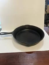 New ListingVintage #7 Cast Iron Pan Unmarked.