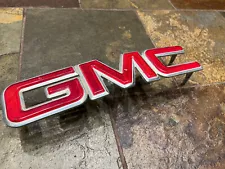 GMC 1988-2000 Sierra Pick-Up Suburban Yukon Front Grille Emblem 15682309 (For: 1995 GMC Yukon)