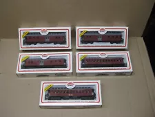 Vintage HO Scale Trains Lot: Model Power 48' Old Time Passenger Cars