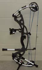 Hoyt Carbon RedWrx RX-3 Ultra Bow Package- 70/80 lb- RX3- 27" to 30" Draw