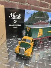 First Gear Model Truck And Trailer Mack Hauling #102 B Mack w/ Cap