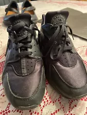 Womens Nike Air Huarache ~ Triple Black ~ Size 10 ~ 318429-003