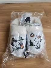 AE American Eagle Western Peanut Snoopy Fuzzy Slippers Size 7 | Brand New