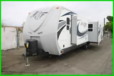 2016 Northwood Arctic Fox 32ft Travel Trailer NO RESERVE