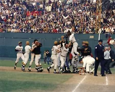 ROBERTO CLEMENTE 71 WS LAST OUT CELEBRATION COLOR 8x10 PHOTO