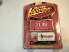 Johnny Lightning '99 International Cargo Truck Matco Tools Working Class