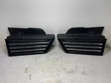 2007 - 2011 DODGE NITRO OEM FENDER SIDE VENT TRIM BEZEL PASSENGER DRIVER PAIR