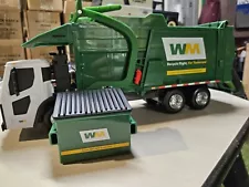 1/25 scale Mack Wm LR with McNeilus® Meridian™ Front Load Refuse Truck & Bin...