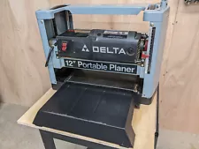 Delta 12” Portable Planer #22-540 12”x5.9”, in/out feed tables, manual, 120V 15A