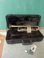 Bach TR-500 / TR500 Trumpet with Good Hardcase