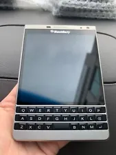 BLACKBERRY PASSPORT Q30 -Sliver Edition -32GB (Unlocked) + VERY RARE-- !!