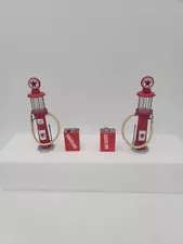 Gearbox - 1:25 - 2 x TEXACO 1920'S Wayne Gas Pump and 2 x Gas Cans - Great shape