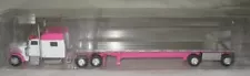 Trucks N'' Stuff 18TNS004 HO Peterbilt 389 White & Pink Axle Flatbed Trailer