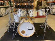 TAYE TOURPRO BASSWOOD DRUM SET - TAYE DRUM SET WITH HARDWARE + SEAT