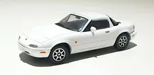 1/64 Toy's Cabin MAZDA MIATA NA EUNOS ROADSTER WHITE model hard top steerable