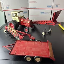 Original 1/16 Ertl International Farmall 1256 Turbo Toy Tractor With Implements