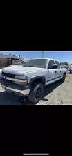 Partout 2001 Chevy Silverado 2500 HD 6.0L 4X4 Partout For Parts Only