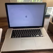 Apple MacBook Pro 15" 2011 i7 2.4 GHz 4GB Ram Radeon 6770M 750 GB HD *READ DESC*