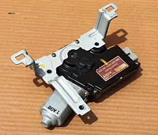 Lexus LX470 1998-2002 Sliding Sun roof Drive Gear Motor 63260-60060 oem jdm used (For: 2000 Lexus LX470)