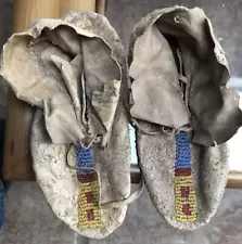 PAIR OF BEADED Native American Indian Child's MOCCASINS Authentic circa 1900