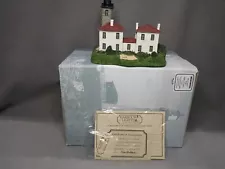 Harbour Lights Beavertail Rhode Island Lighthouse #188 1997 BOX & COA *7039