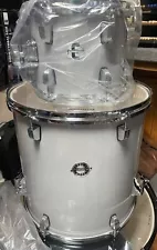 Ludwig Accent Drive 16x16” Floor Tom (Drum) Silver Sparkle LCFT1607