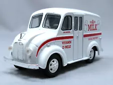 ROAD CHAMPS #RC50DIV DIVCO Milk Delivery Truck with THREE Milk Crates, C10 NIB