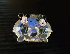 Disney Pin Piece Of History Costume Haunted Mansion