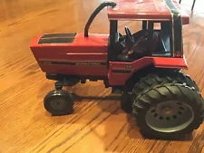 Ertl IH International 5288 Toy Tractor w/Duals 1/16