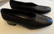 SALE! Women Black Classic Pumps Shoes Cinik 1 3/8” Heel Comfortable Size 8.5