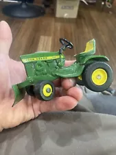 ERTL John Deere JD model 140 Lawn & Garden tractor