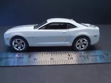 Greenlight 2010 Chevy Camaro wht - junk for your junkyard - Loose 1:64