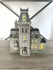 Department 56 6002948 The Addams Family House - RARE - Retired Halloween Village