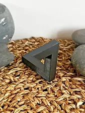 Magic Penrose Triangle Illusion-Seemingly INFINITE! Loop Desk Art-Magic Trick