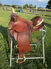 Used/vintage 15.5" Longhorn Western barrel saddle rawhide pommel, cantle US made