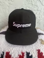 NWT Supreme Box Logo World Famous New Era Black 7 1/8 Fitted Hat SS17