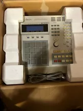 AKAI MPC3000 MIDI Drum Machine Sampler in Original Box! Made in Japan Roger Linn