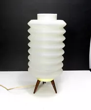 Vintage Mid Century Modern Atomic Tripod Base Hooped Beehive Shade Table Lamp