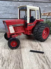 International IH 1586 Ertl Diecast Farm Tractor 1/16 Scale Old Toy Agriculture