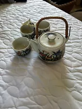 Set of 4 Japanese MCI Teapot with Cups.