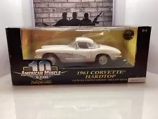 1:18 ERTL 1961 CORVETTE HARDTOP MA#3611