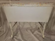 VTG Badger USA Woven White Wicker Pastel Baby Bassinet Bedside Portable Crib