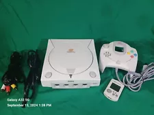 SEGA Dreamcast HKT-3020 White Console w/Controller, Cords & Memory Card