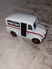 ERTL 1950 DIVCO MUSCLE MILK DELIVERY TRUCK, DIECAST BANK