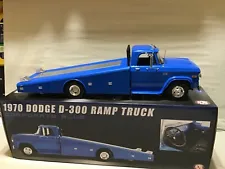 CORPORATE PETTY BLUE DODGE 1970 D-300 RAMP TRUCK CAR HAULER 1/18 ACME 1905